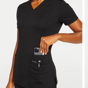 Jaanuu Scrub 4 pocket top